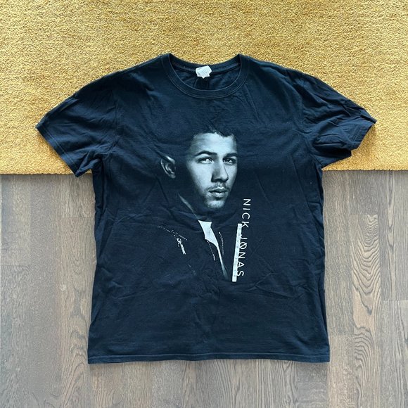 Nick Jonas 2016 Tour T-Shirt - Picture 1 of 2